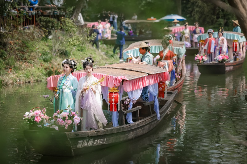 2024年西溪花朝節(jié)“花神巡游”活動。西溪濕地供圖