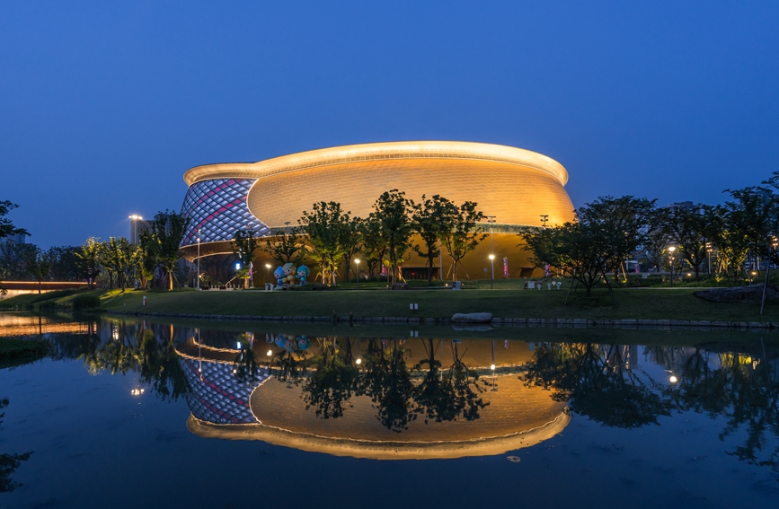 通過(guò)智慧照明，羅萊迪思讓杭州拱墅運(yùn)河亞運(yùn)公園景觀綻放奪目光彩。羅萊迪思供圖