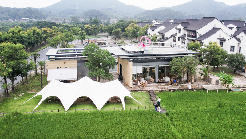 位于安吉縣靈峰街道大竹園村的“稻田瓢蟲(chóng)”咖啡館