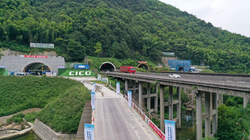 巖下徐2號隧道。浙交建設(shè)供圖