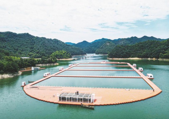 新昌縣回山鎮(zhèn)門溪水庫上建設(shè)的國際垂釣基地。（資料照片） 記者 張亮宗 攝